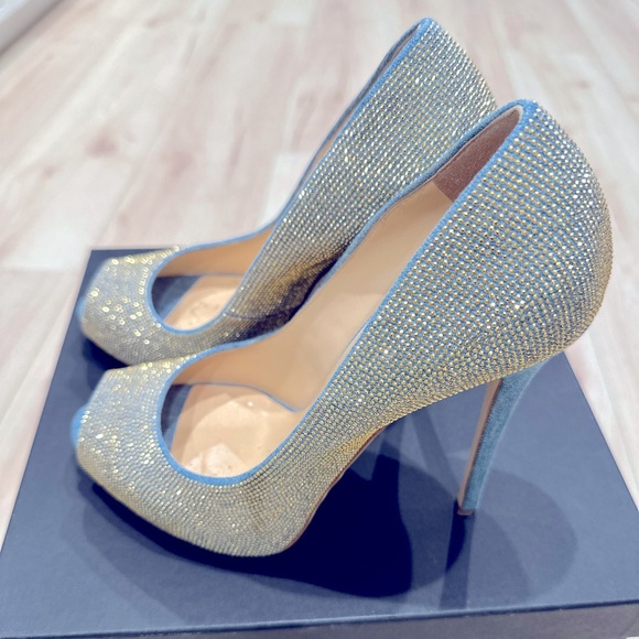 Evening Heels - Picture 1 of 3